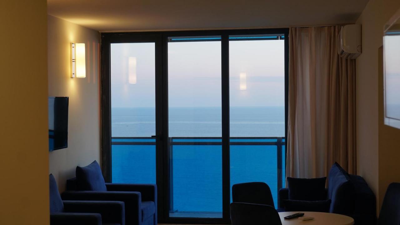Trip Batumi Aparthotel Ngoại thất bức ảnh