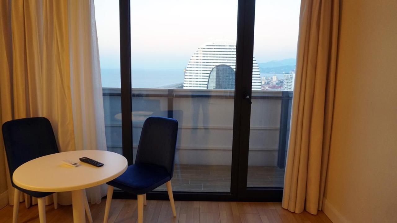 Trip Batumi Aparthotel Ngoại thất bức ảnh